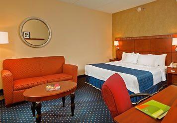 Courtyard By Marriott Greensboro Luaran gambar