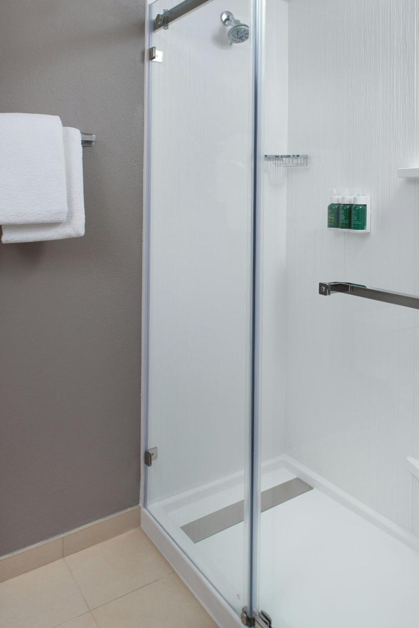 Courtyard By Marriott Greensboro Luaran gambar