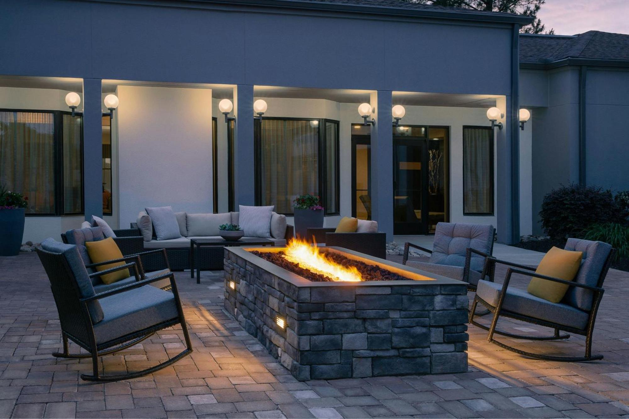 Courtyard By Marriott Greensboro Luaran gambar