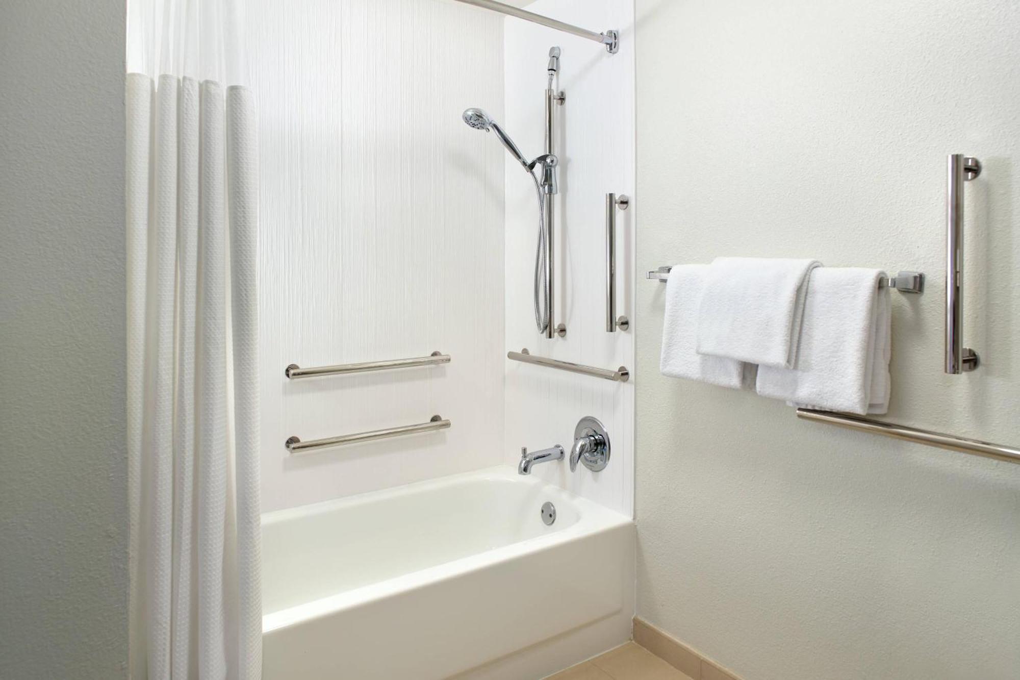 Courtyard By Marriott Greensboro Luaran gambar