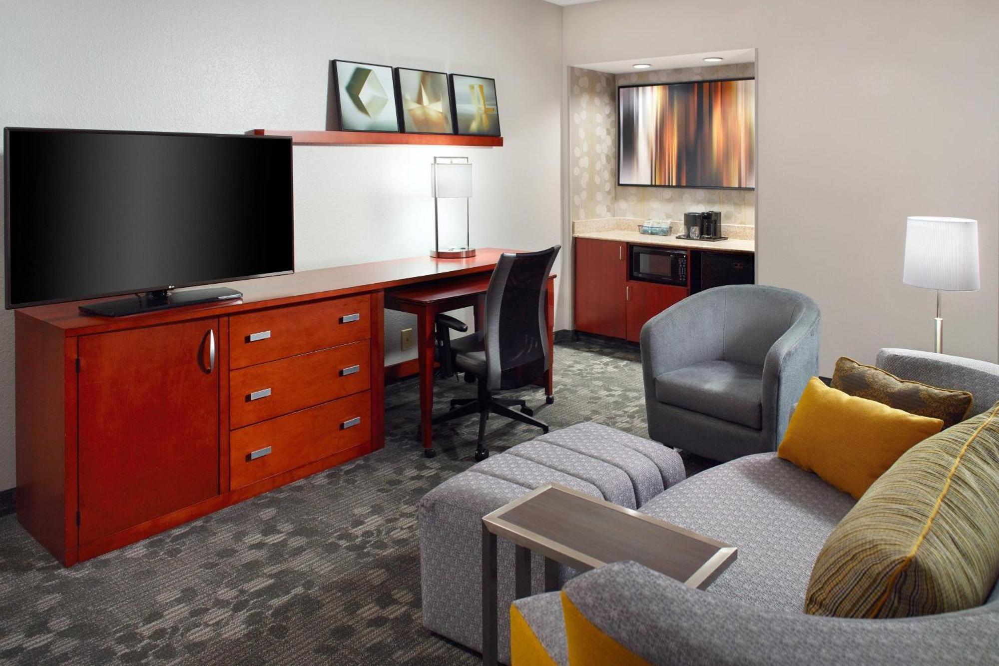 Courtyard By Marriott Greensboro Luaran gambar