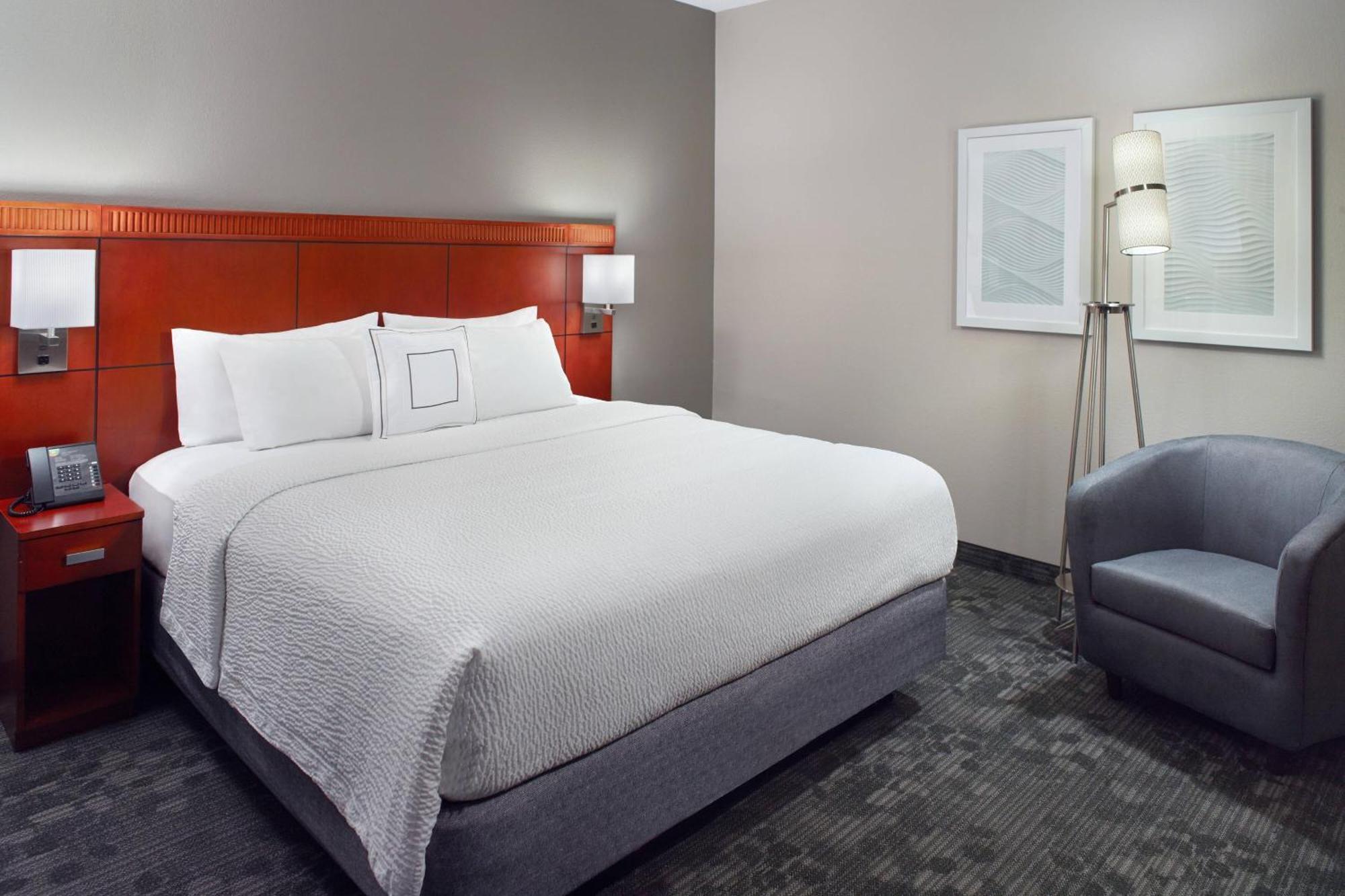 Courtyard By Marriott Greensboro Luaran gambar