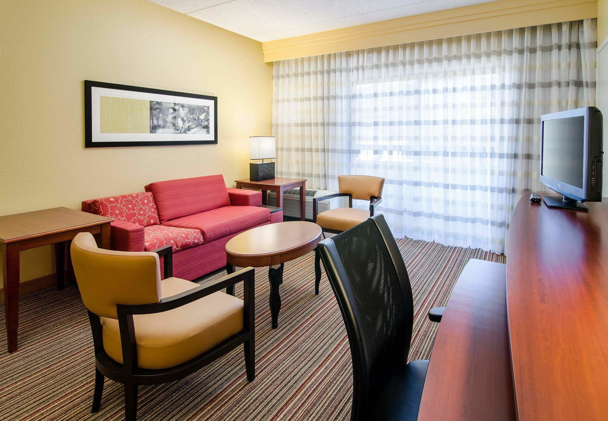 Courtyard By Marriott Greensboro Luaran gambar