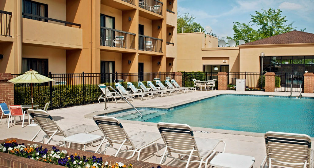 Courtyard By Marriott Greensboro Luaran gambar